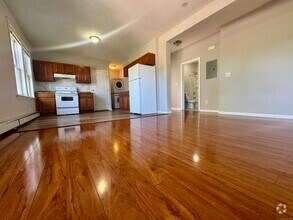 Building Photo - 67 Judson St