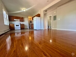 Building Photo - 67 Judson St