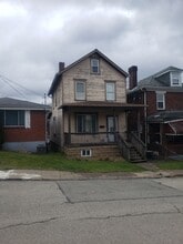 Building Photo - 312 35th St