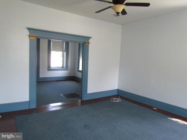 Building Photo - 109 E Main St