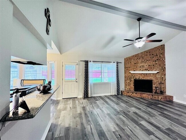 Foto del edificio - 3934 Thistlewood Dr