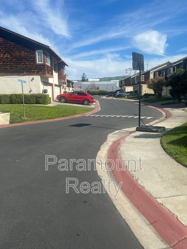 Foto del edificio - 1655 Fern Pine Ct