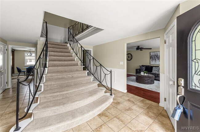 Foto del edificio - 79 Hemlock Dr