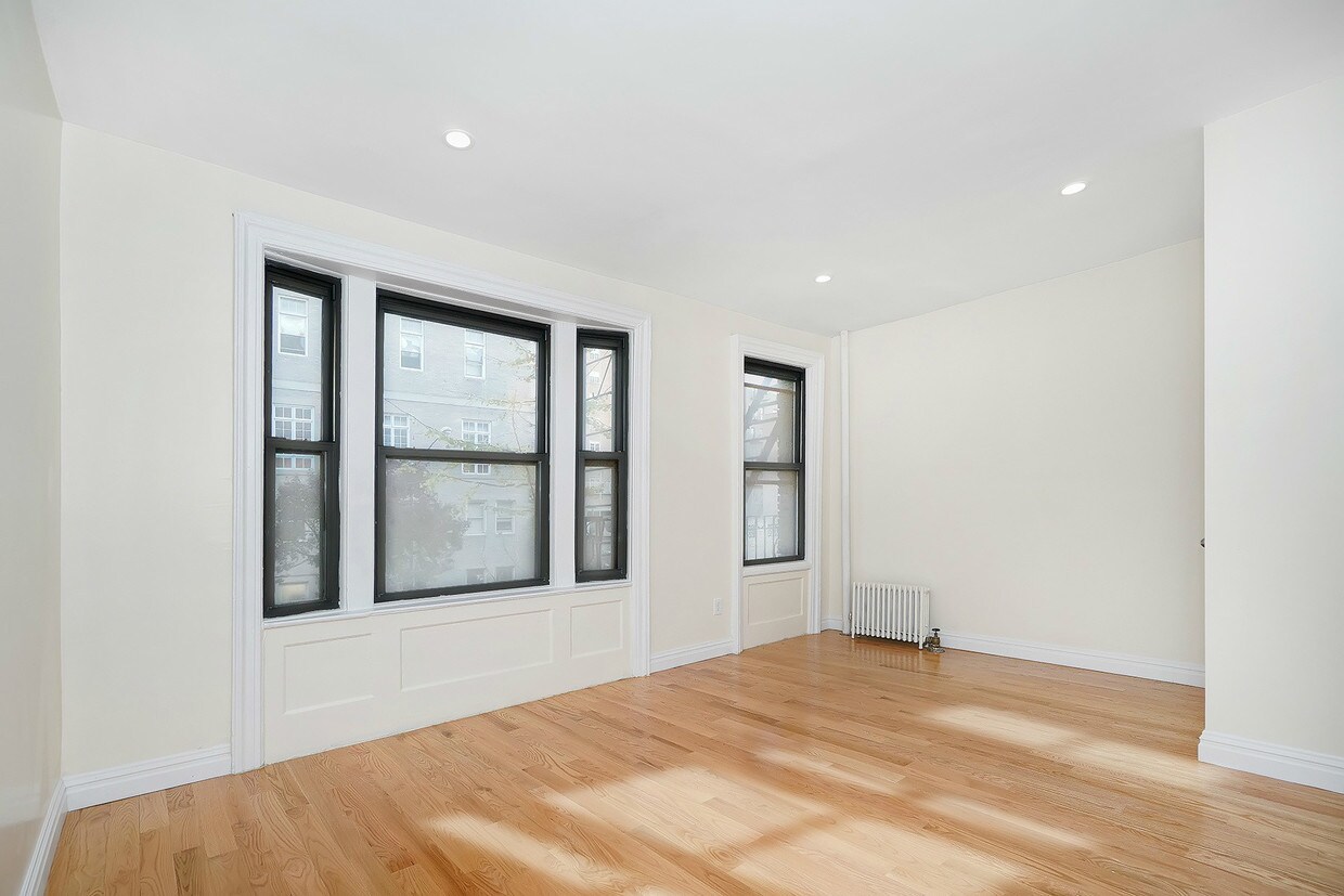 Primary Photo - 160 Claremont Avenue
