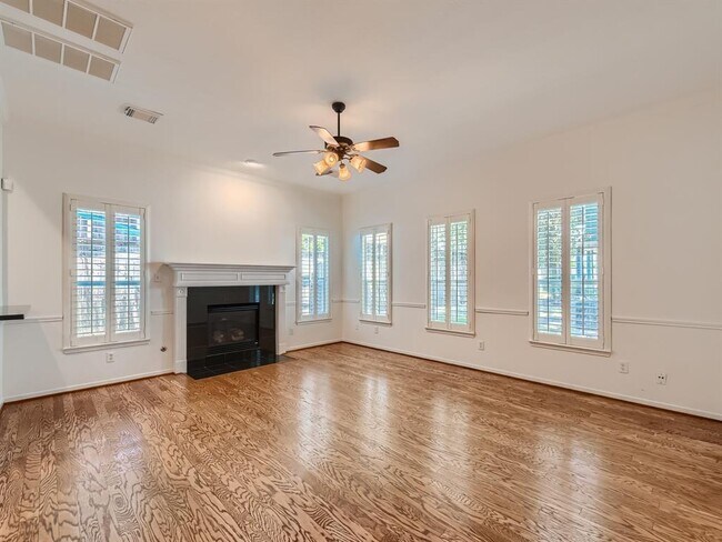 Building Photo - 2623 Shady Acres Ct