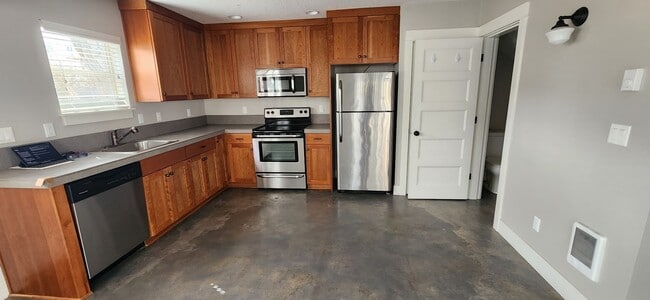 Building Photo - 4417 N Gantenbein Ave