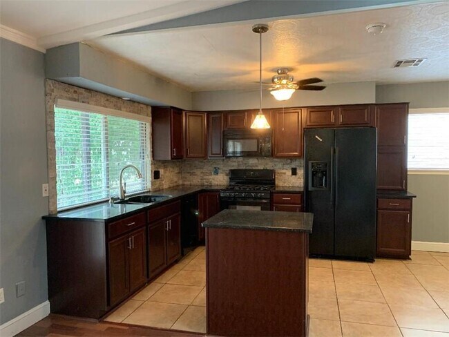 Foto del edificio - 201 Starbright Dr