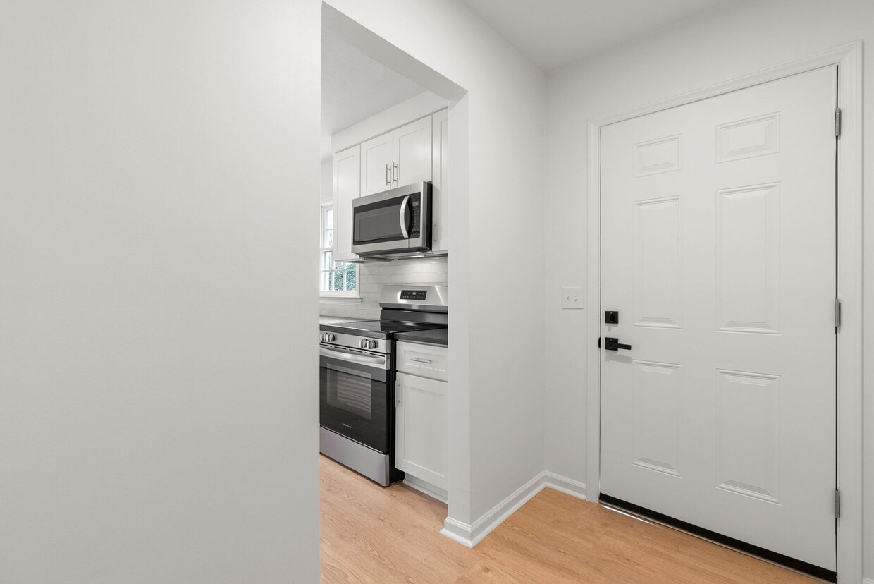 Primary Photo - 111 Fernridge Dr