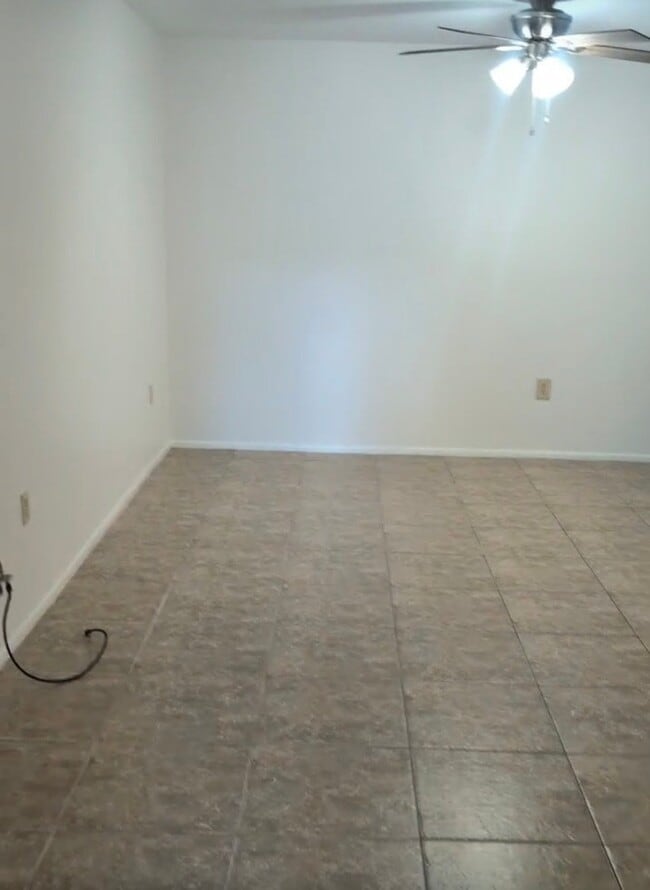 Building Photo - 3170 Seasons Way