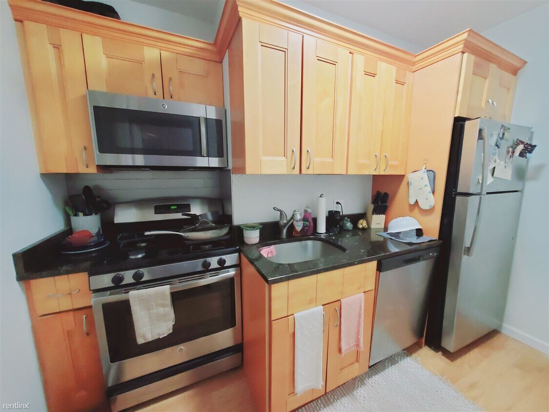 Primary Photo - 1 br, 1 bath Condo - 28 1st St Apt 2
