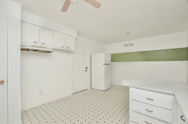 Building Photo - 2601 Chem. d'Oka