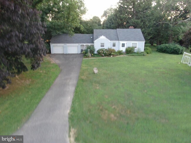 Foto del edificio - 1016 Wilson Ave