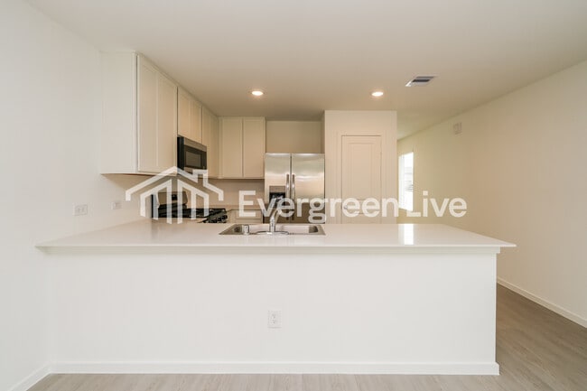 Foto del edificio - 7907 Meadow Cranesbill Ln