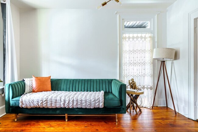 Foto del edificio - 70 E Prescott St