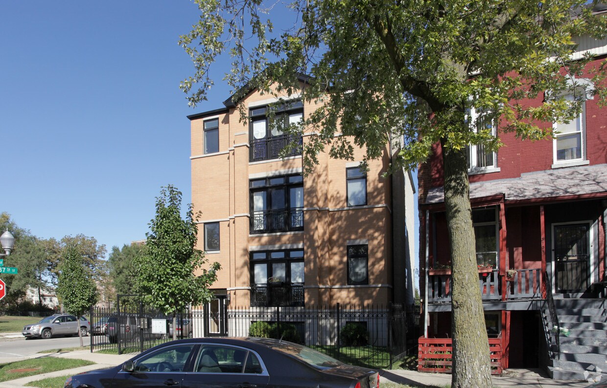 Foto del edificio - 3701 S Ellis Ave