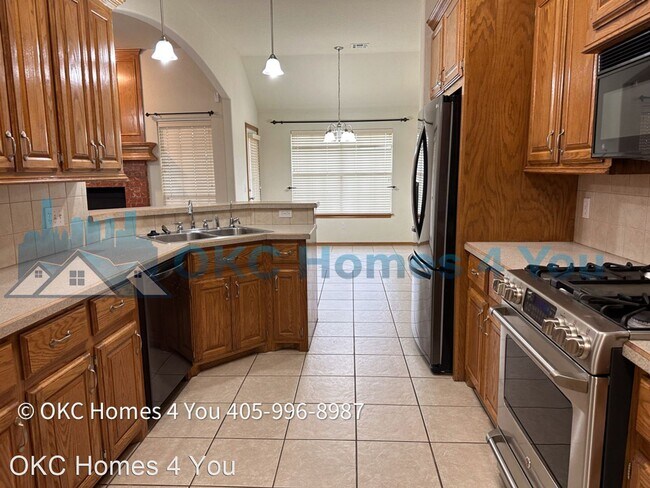 Foto del edificio - 4 br, 2 bath House - 525 Madeline Lane