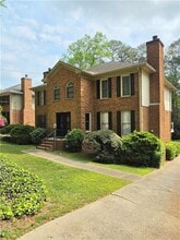 Building Photo - 765 N Parkwood Rd