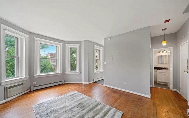 Building Photo - 1831 Belmont Rd NW