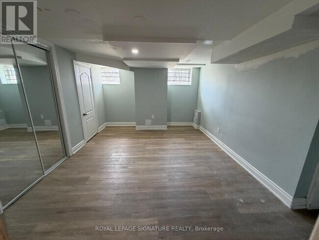 Building Photo - 3147 Mayfield Rd
