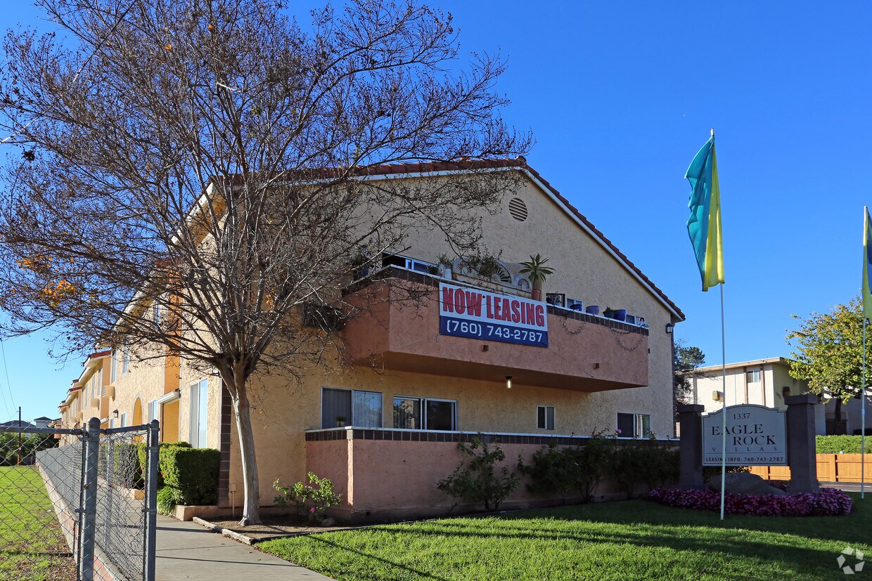 Building Photo - Eagle Rock Villas