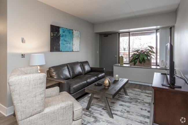 Interior Photo - The Village at Gray's Lake Apartments - Des Moines