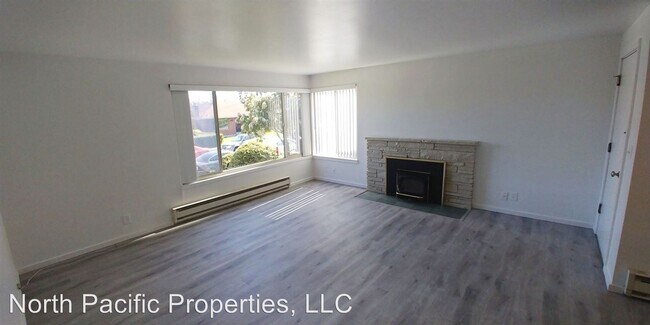 Building Photo - 4235-4239 27th Ave W