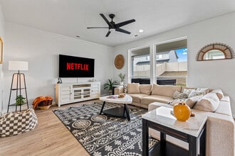 Building Photo - 1424 W Bass River Dr