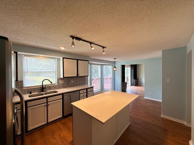 Foto del edificio - 3-Bedroom Home Close to Ballantyne!