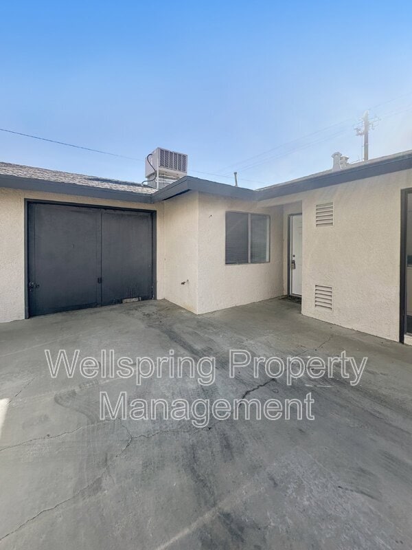 Building Photo - 204 S Gateway Blvd