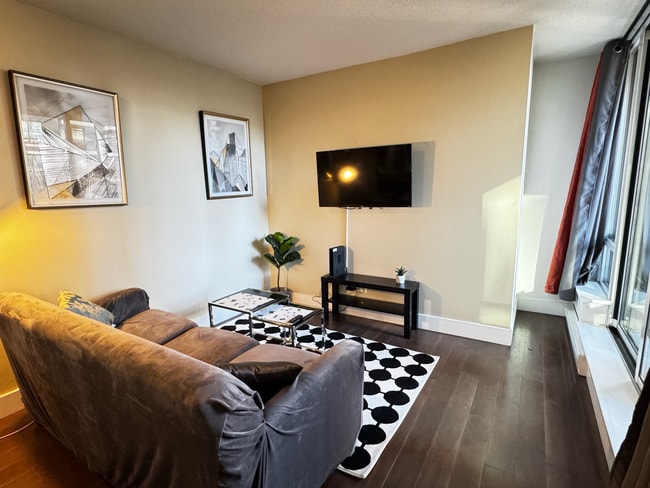 Building Photo - 1088 Richards St