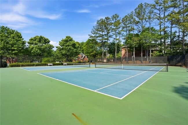 Foto del edificio - 4465 Park Brooke Trace