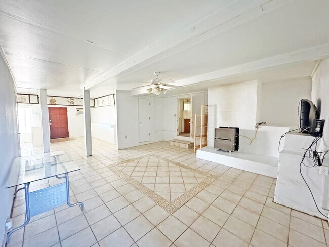 Foto del edificio - 504 E Ave East