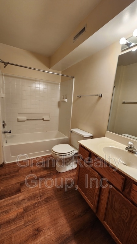 Building Photo - 277 W Treehouse Ln
