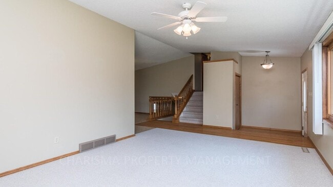 Building Photo - MULTI-LEVEL 3 BD, 2 BA HOUSE WITH FENCED IN YARD, DOUBLE ATTACHED GARAGE, SHED, MURPHY BED, 3 FAM...