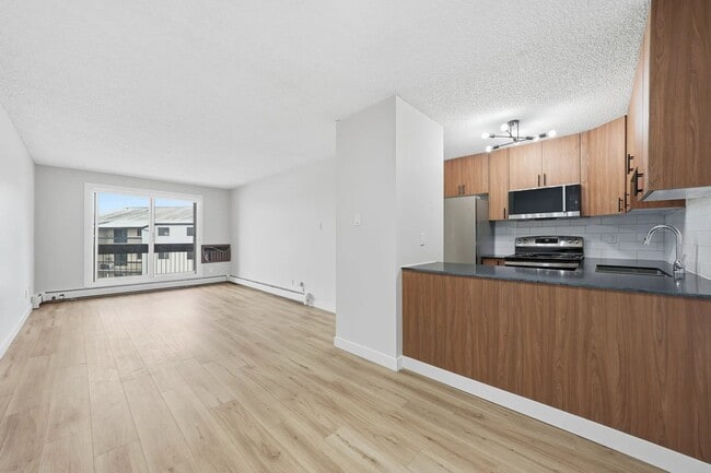 Building Photo - Alan's Place