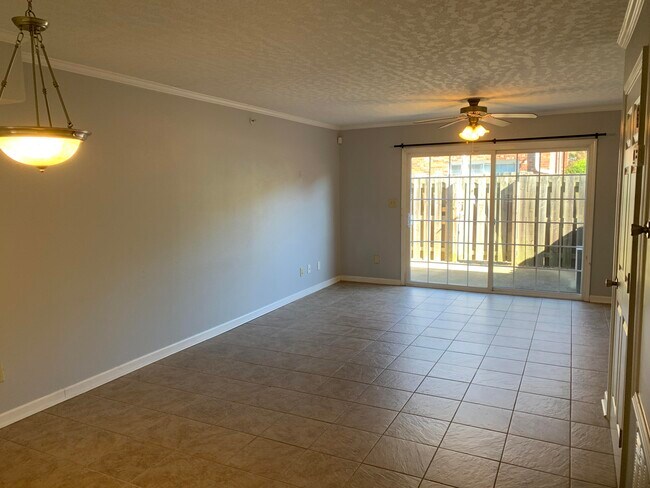 Building Photo - 2659 Berkshire Rd