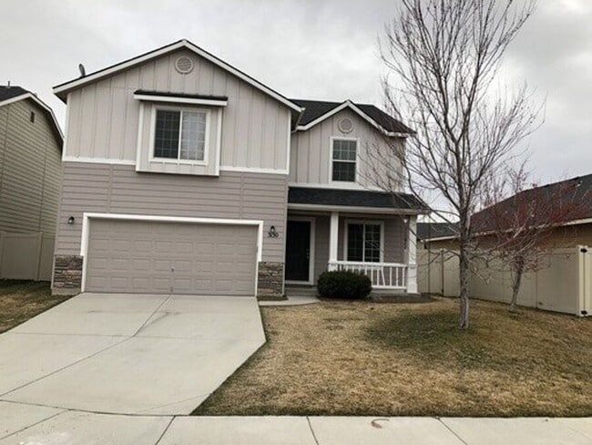 Building Photo - 3130 N Fairglen Ave
