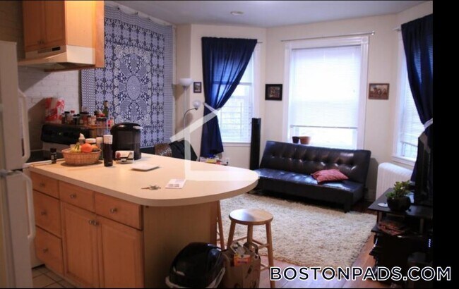 Building Photo - 55 Park Dr