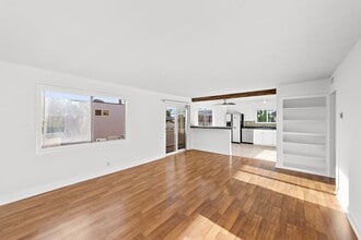 Building Photo - 230 Avenida Victoria