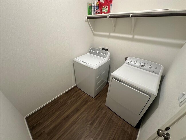 Foto del edificio - 6825 Colorado Bluffs Rd