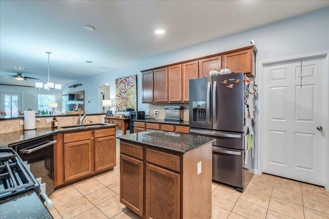 Foto del edificio - 2532 Ericanna Ln