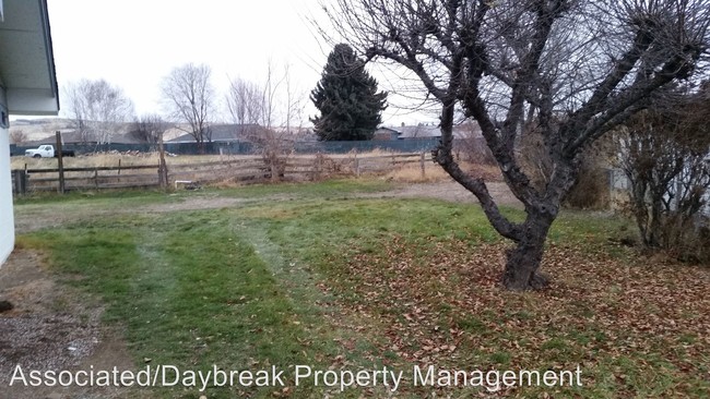 Building Photo - 8501 Tieton Dr