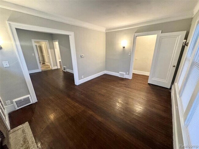 Foto del edificio - 14570 Lappin St