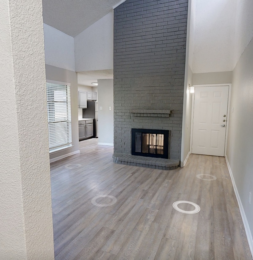 Photo - Evaline Apartments