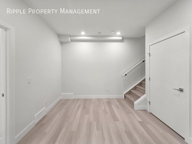 Photo du bâtiment - BRAND NEW 2 BEDS, 1 BATH BASEMENT SUITE | CENTRAL AC | PRIME BOWNESS LOCATION