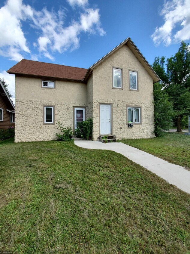 STREET VIEW - 723 S 6th St
