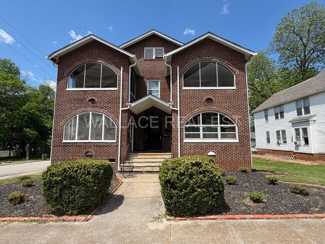 CHARMING 2 BEDROOM APT NEAR THE LOVELY MARYVILLE COLLEGE CAMPUS!! - CHARMING 2 BEDROOM APT NEAR THE LOVELY MARYVILLE COLLEGE CAMPUS!!