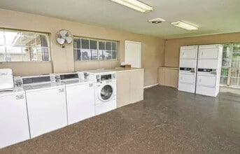 Building Photo - 100 Justin Wy