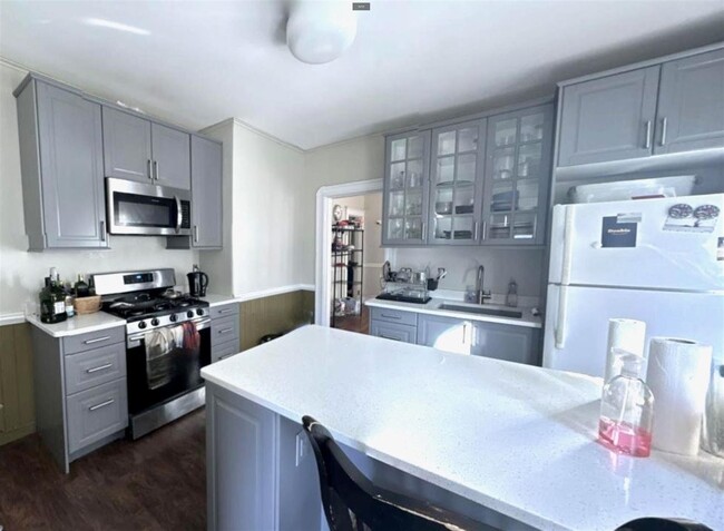 Foto del edificio - 75 Lowden Ave