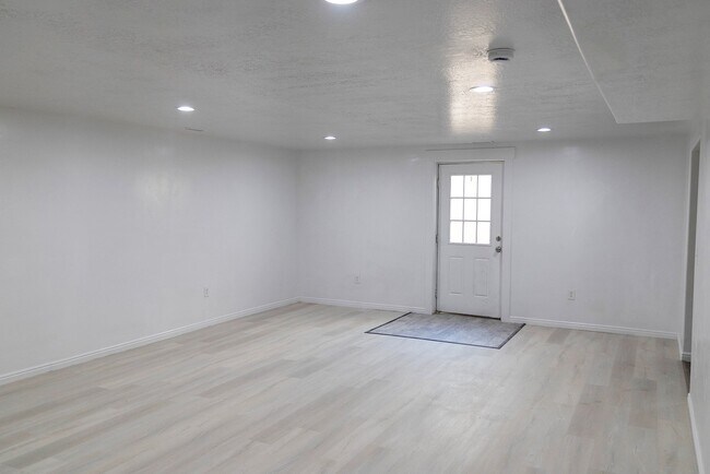 Foto del edificio - 1066 Searle Ln